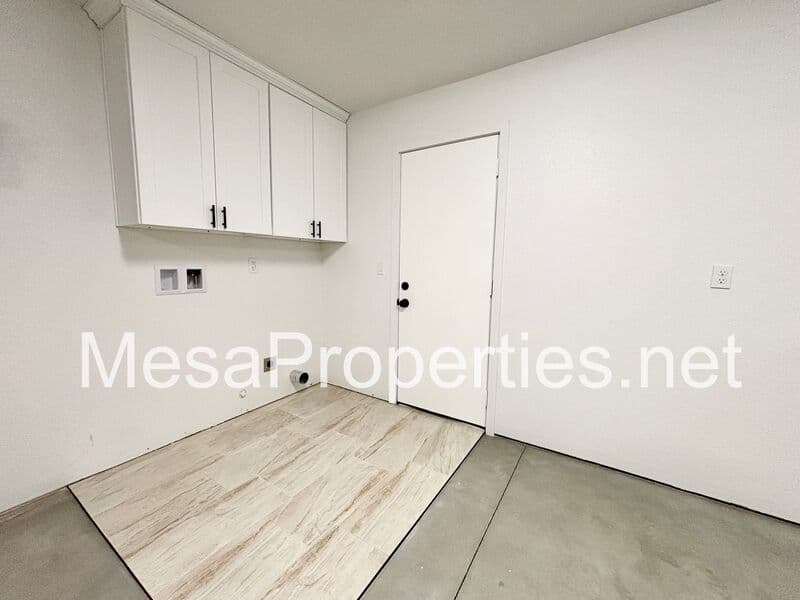 Phelan House: 13775 Schlitz Rd