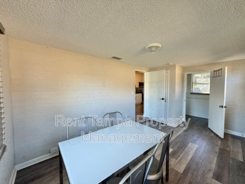 St. Petersburg House: 1635 40th Street South