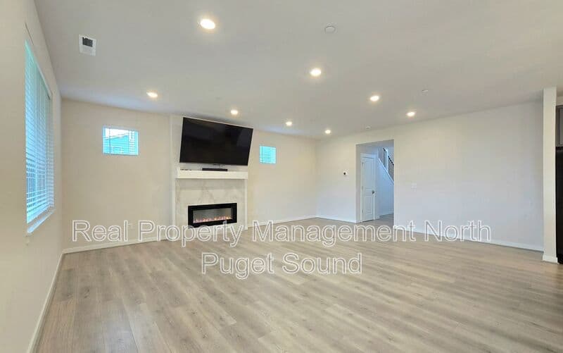 Marysville House: 3200 84th Dr NE
