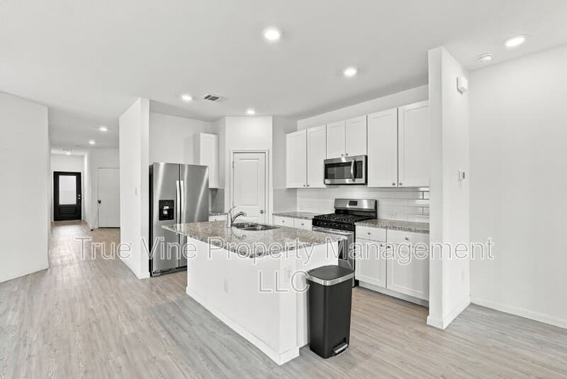 San Antonio House: 14011 Southton Basin