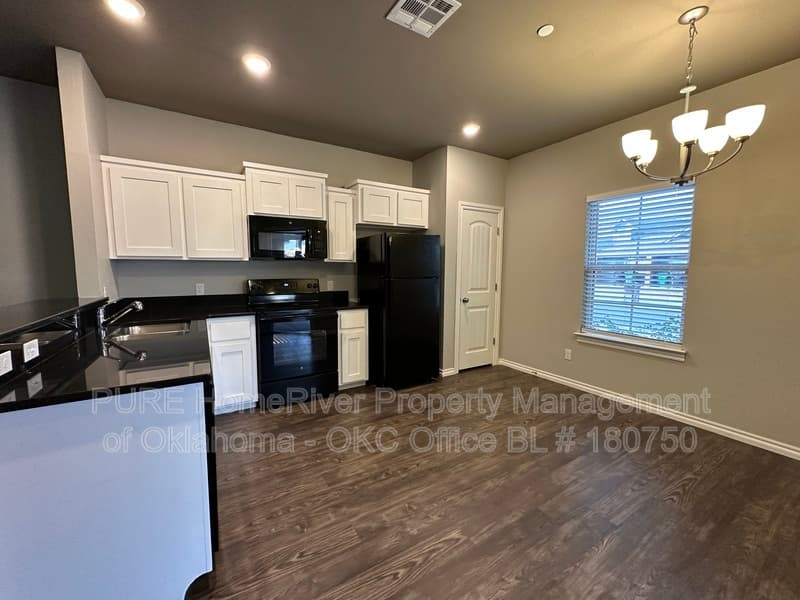 Oklahoma City Condo: 920 SW 91st St