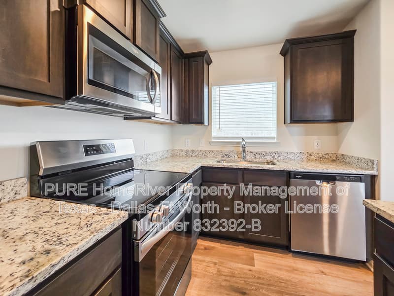 Fort Worth House: 9972 Fighting Falcon Way