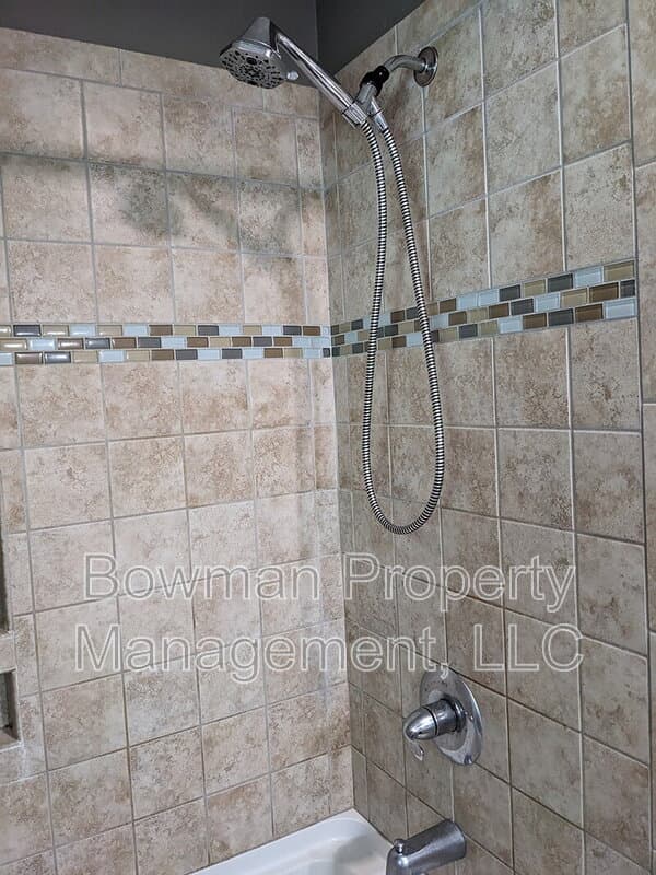 Athens House: 115 Davis Estates Rd