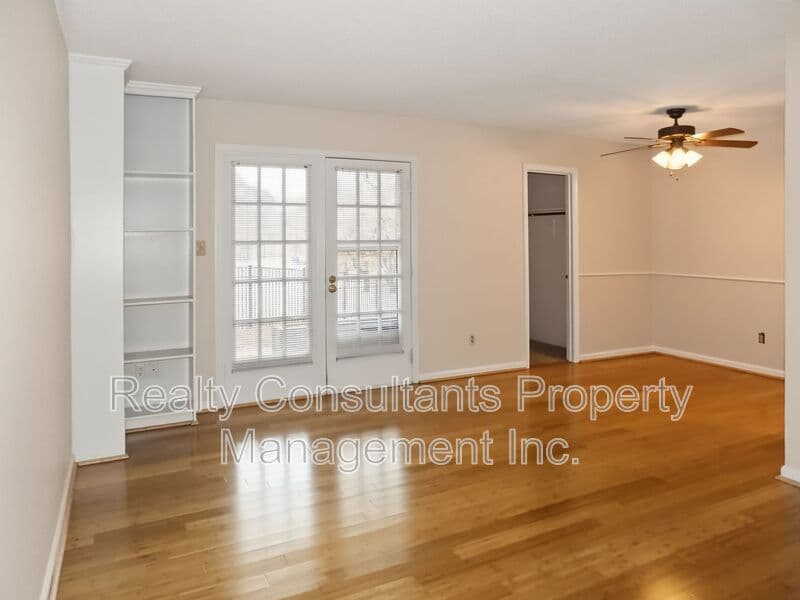 Greensboro House: 4610 Lawndale Drive