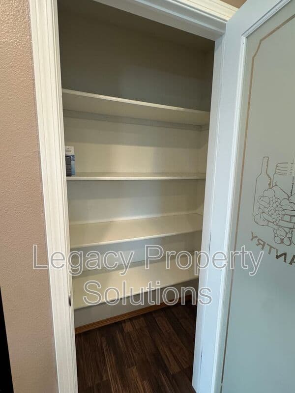 Mandan House: 3721 48th Street NW