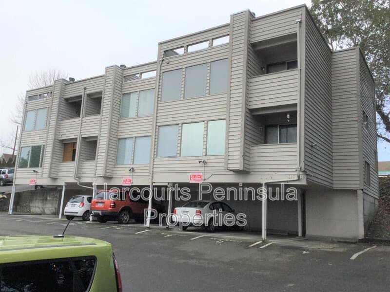 Bremerton Condo: 1115 Wheaton Way
