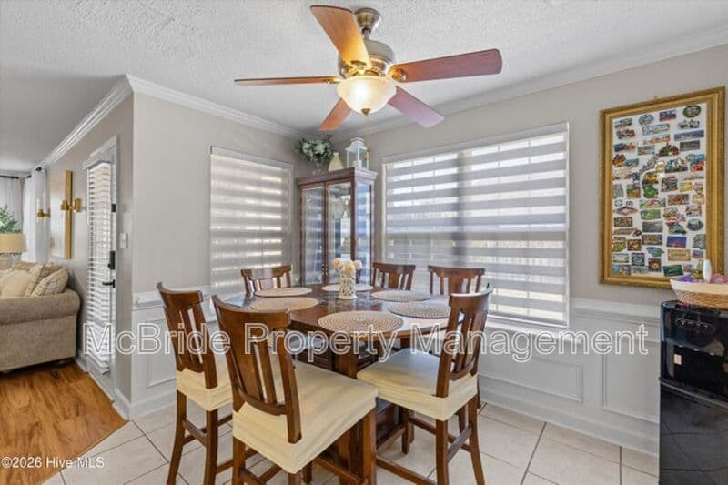 Evans House: 5105 Windmill Place
