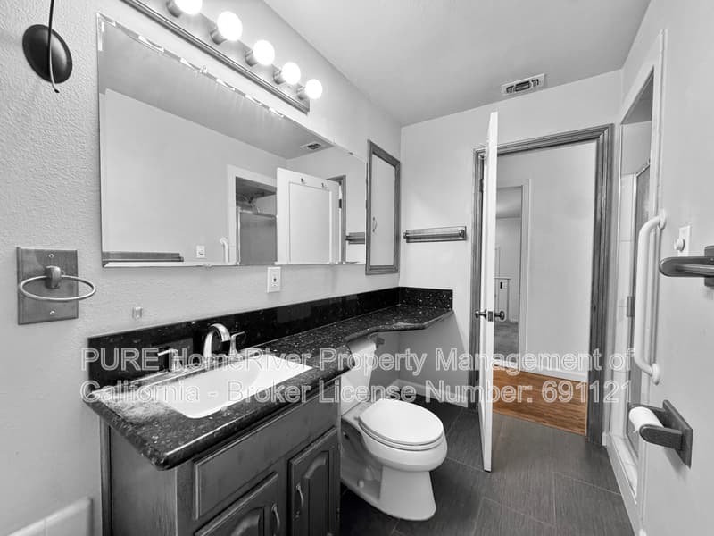 Sacramento House: 2571 Ione St