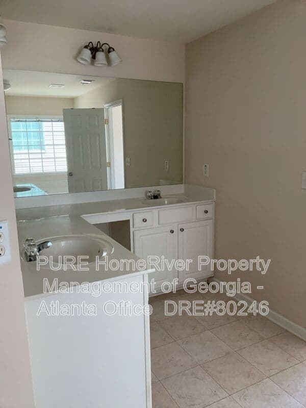 Kennesaw House: 1624 Hemburg Trce NW
