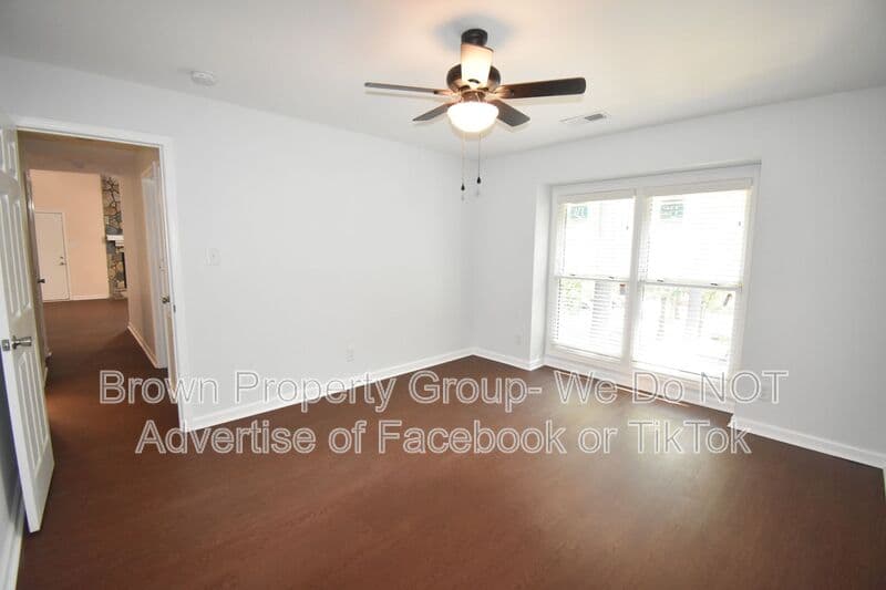 Fayetteville House: 1816 Tryon Dr