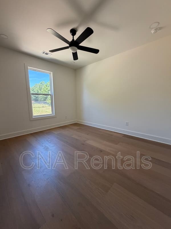 Atlanta House: 294 Roy St