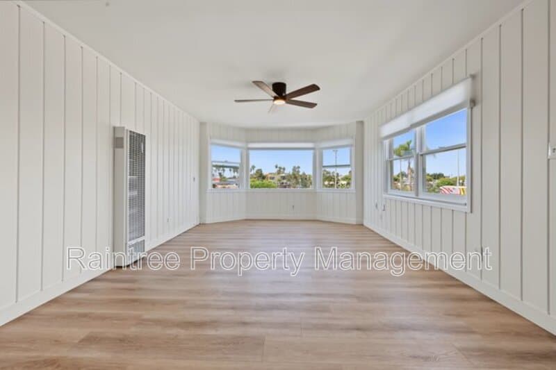 Solana Beach Condo: 146 N Cedros Ave