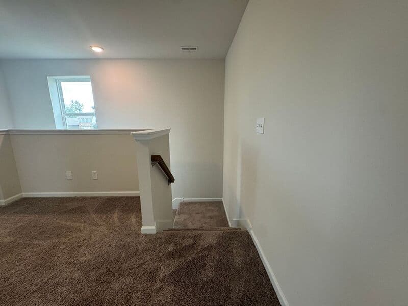 Madison House: 102 Daymark Drive