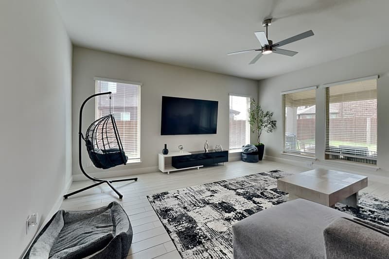 Forney House: 335 Chapel Hill Dr
