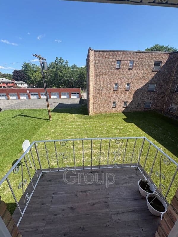 Albany Condo: 189 S Allen St