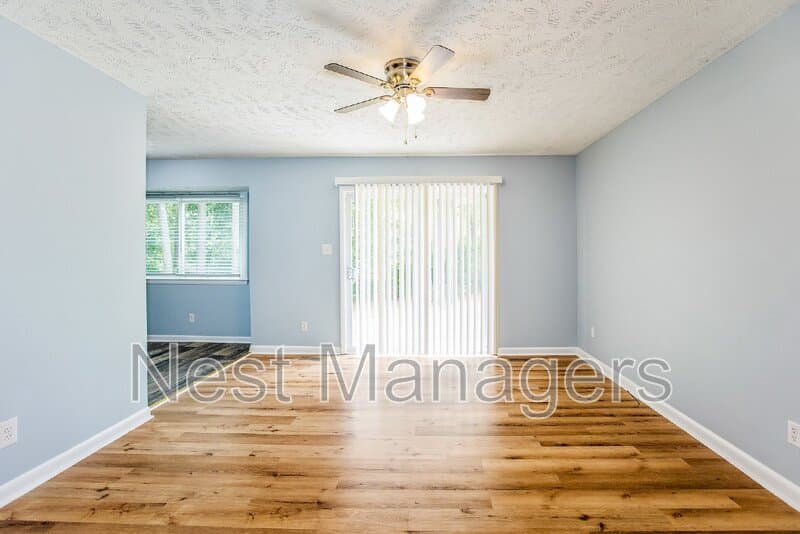 Fayetteville House: 124 Golf Drive