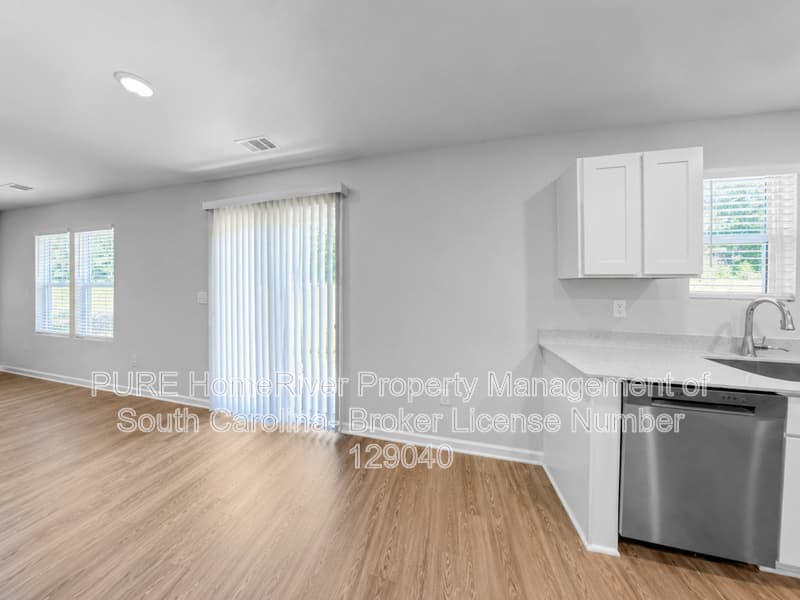 Spartanburg House: 483 Sundown Dr