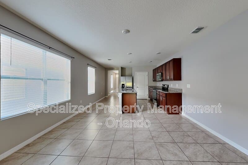 Deland House: 227 Duke Dr