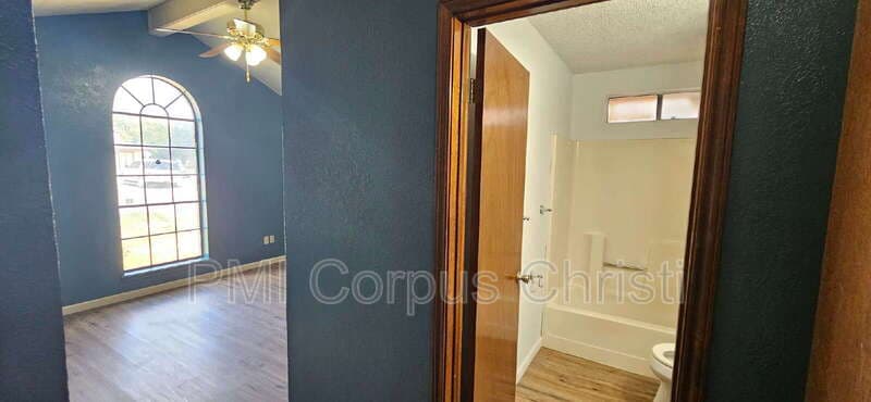 Corpus Christi House: 6106 Angus Drive