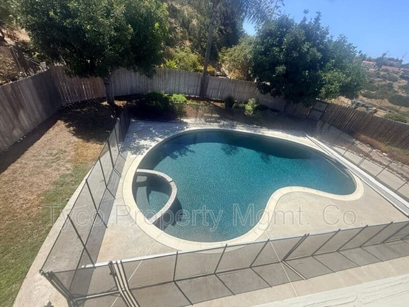 Bonita House: 526 Trailridge Drive