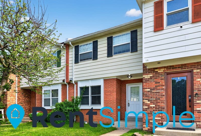 Woodbridge Townhome: 14828 Ensor Ct.