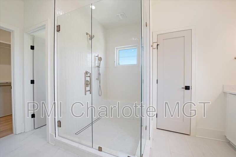 Charlotte House: 428 Dover Ave