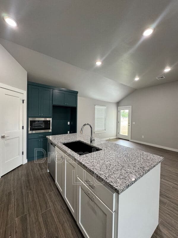 Goldsby House: 715 Apple Blossom Way