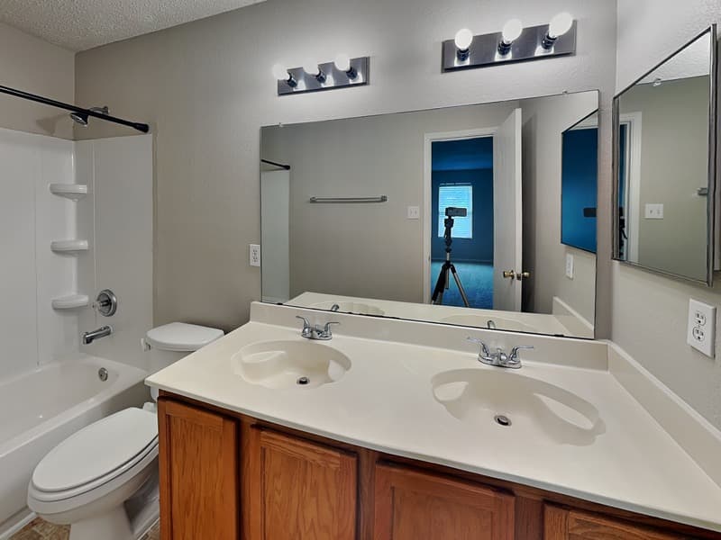 Fort Worth House: 5709 Addington Dr
