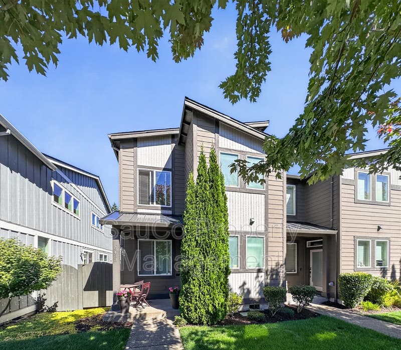 Hillsboro Townhome: 6433 Southeast Genrosa Street - 1