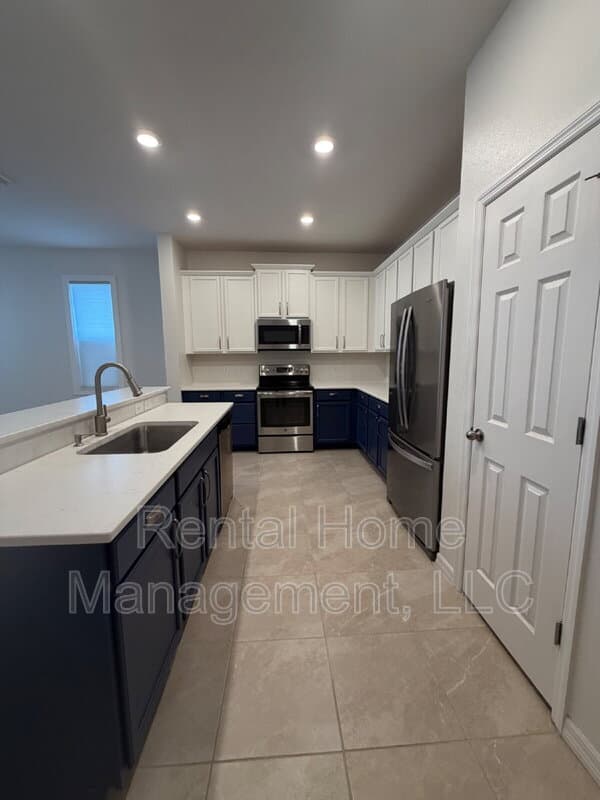 Groveland House: 645 Black Eagle Drive
