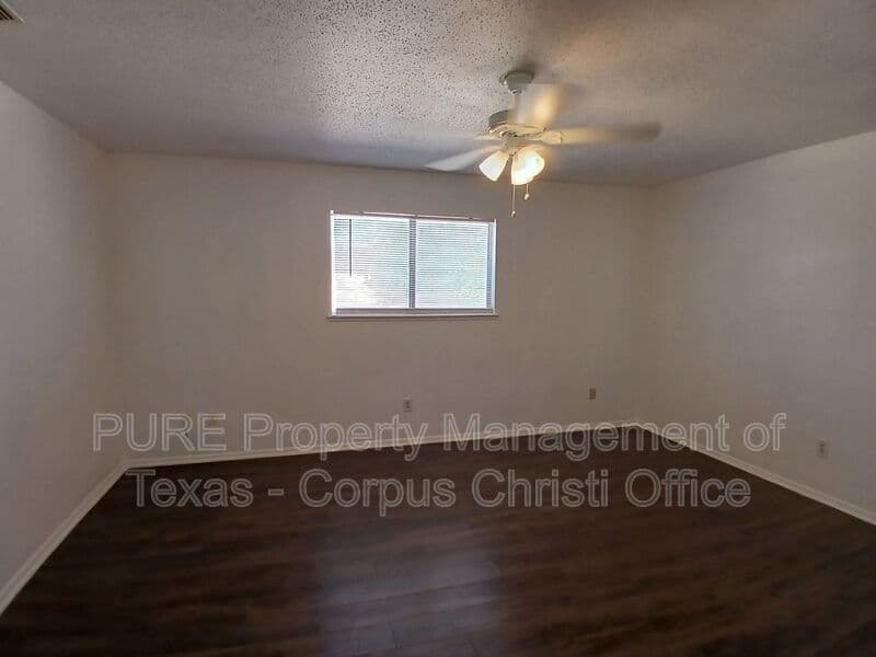 Corpus Christi Condo: 5001 Middlecoff Rd