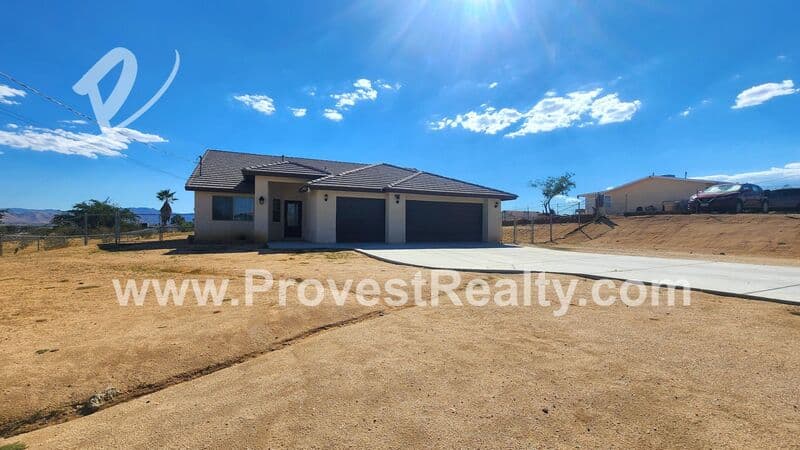 Hesperia House: 17907 Birch St