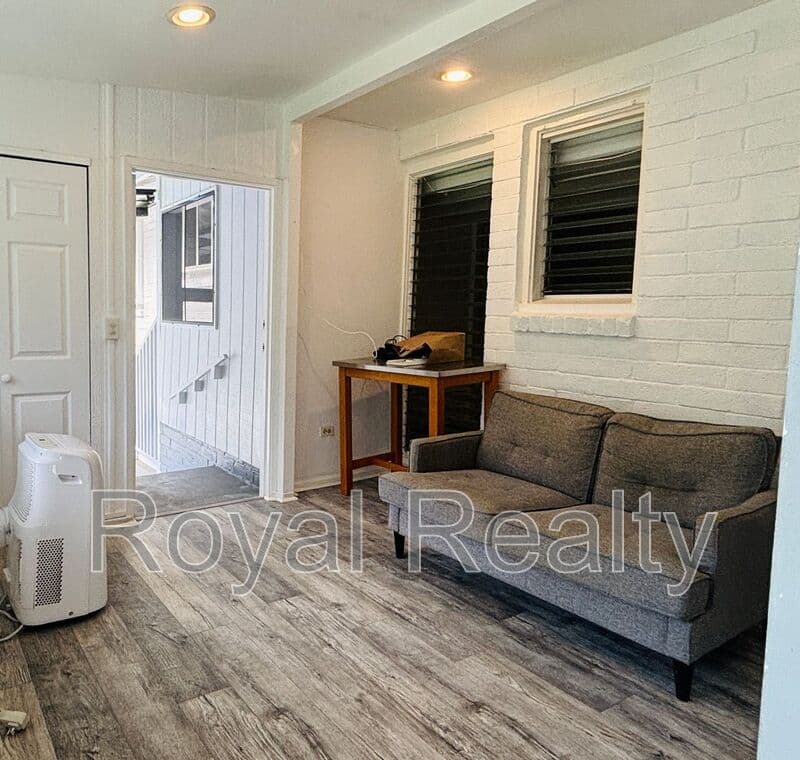 Honolulu House: 2621 Pali Hwy