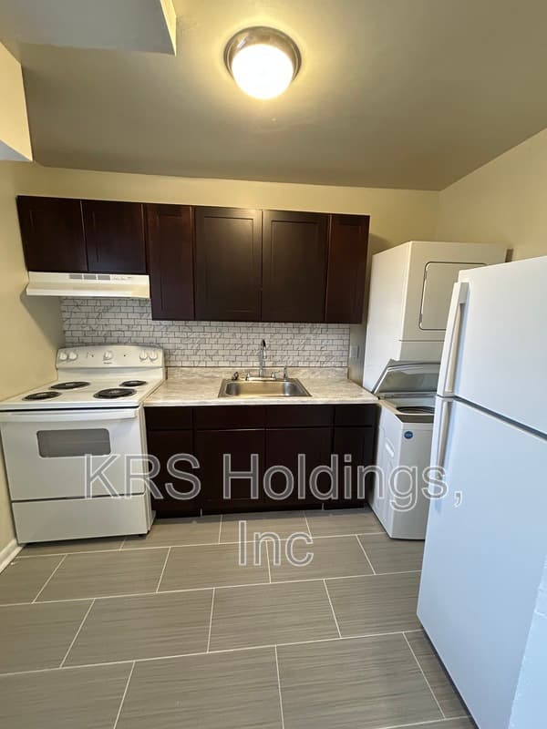 Richmond Townhome: 5203 Collindale Rd
