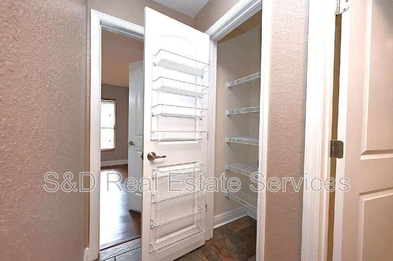 Bartow House: 1631 Taylor Landing Dr