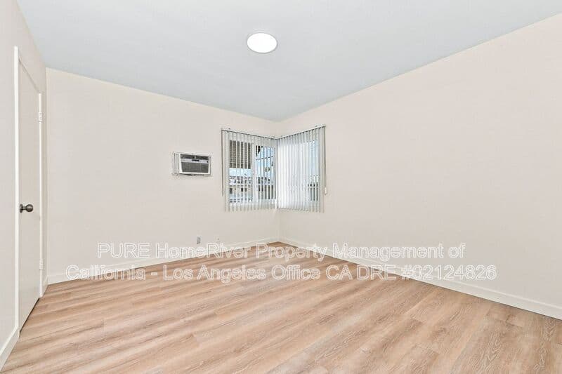 Sherman Oaks House: 4427 Murietta Ave