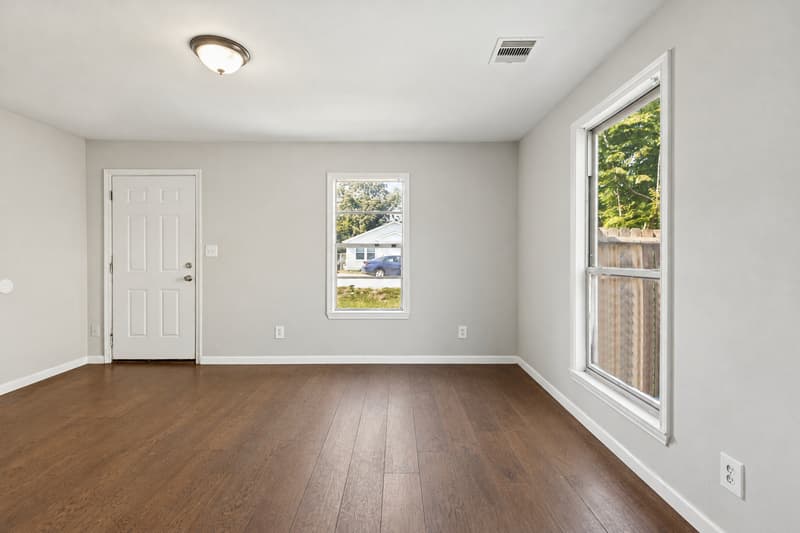 Houston House: 6813 Foster Street