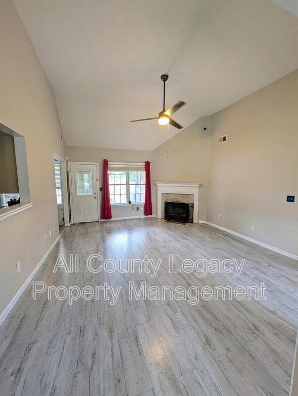 Loganville House: 3648 Range Way