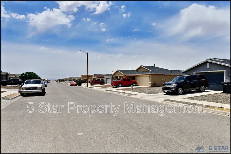 Horizon City House: 916 Villa Seca Dr !!