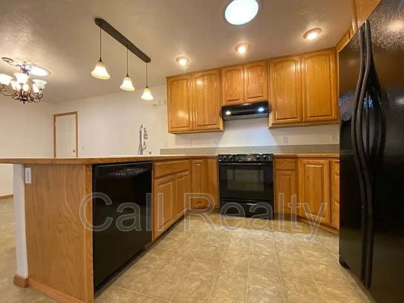 Spokane Valley House: 921 S Shelley Lake Ln