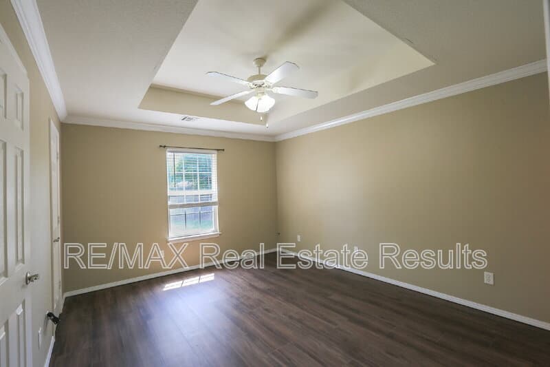 Centerton House: 1071 Evergreen St
