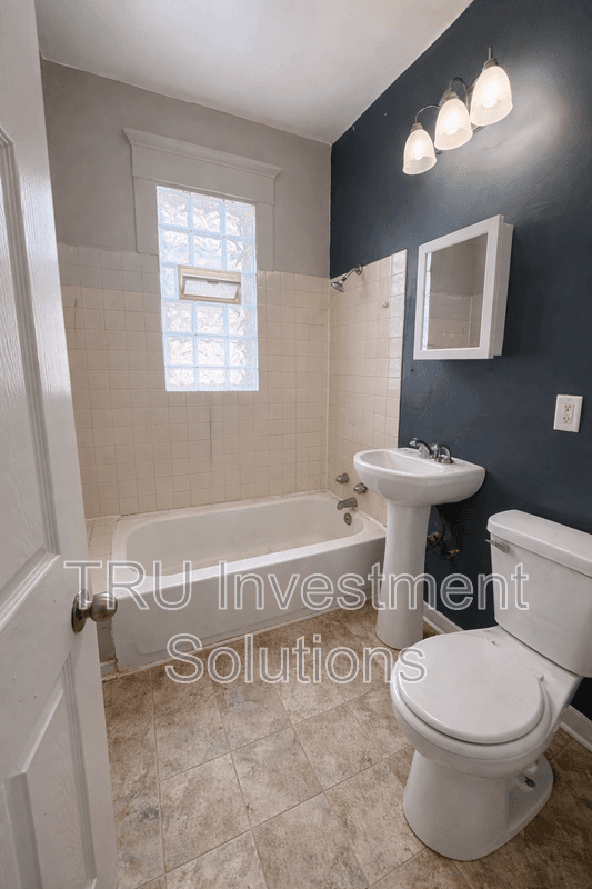 Milwaukee Condo: 3027 North 25th Street -3027