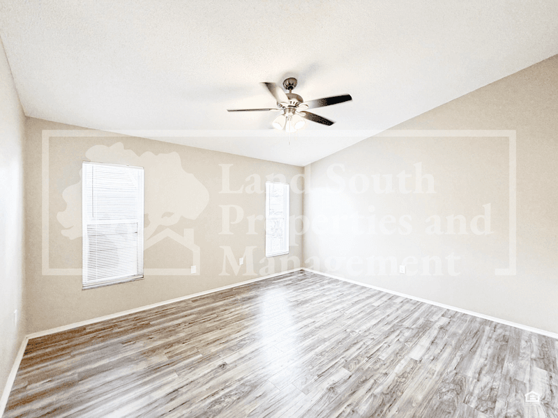 Lakeland House: 428 Emerald Cove Loop