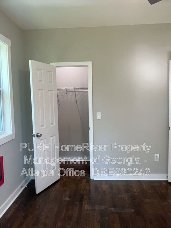 East Pt House: 2172 Ben Hill Rd