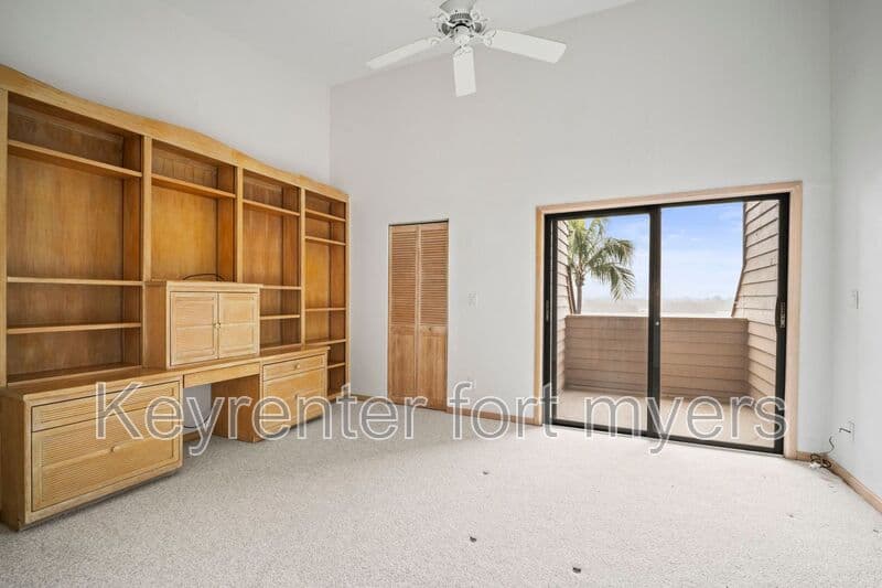 Fort Myers Beach House: 894 Buttonwood Dr