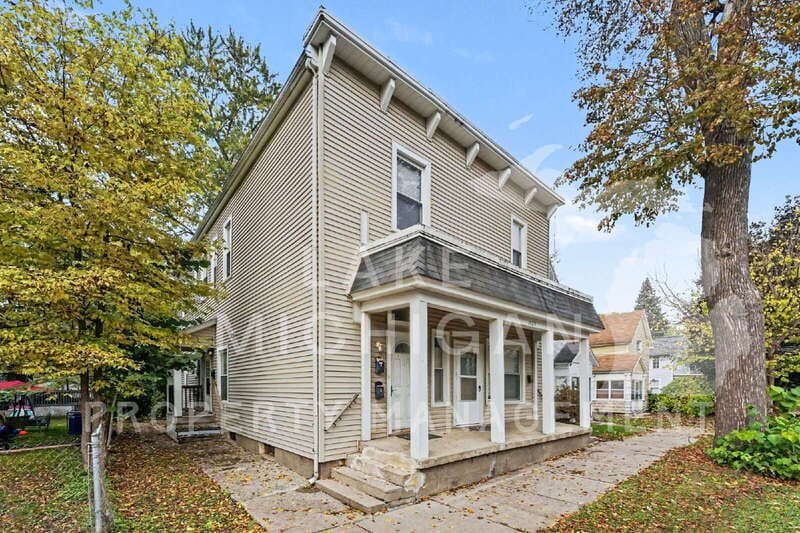 Grand Rapids Condo: 1523 Broadway Avenue NW