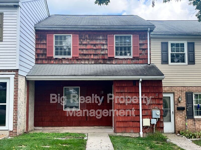 Schwenksville House: 39 Salem Rd