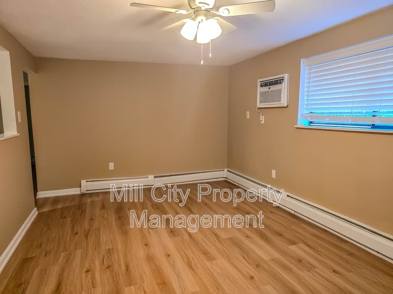 Manchester Condo: 80L English Village Road