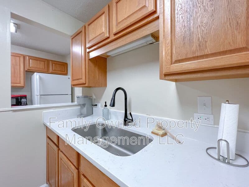 Summerville House: 806-B N Magnolia St