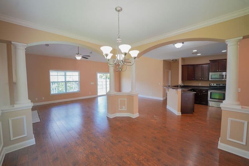Richmond Hill House: 252 Cottonham Ct